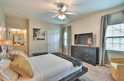 Foto 16 - Elegant Fayetteville Condo: 8 Mi to Downtown