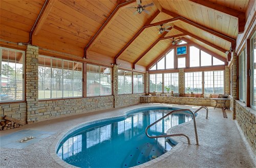 Foto 18 - Shirley Vacation Rental w/ Shared Indoor Pool