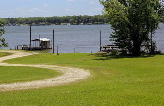 Photo 3 - Cozy Cottage On Kentucky Lake w/ Shared Pool