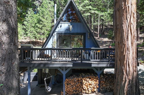 Photo 11 - Dreamy Woodland Hideaway With Grills & Fire Pit