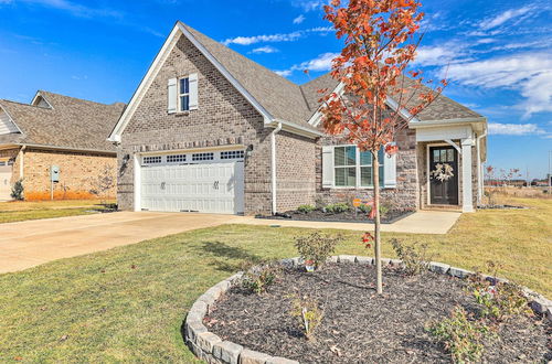 Photo 2 - Spacious Hazel Green Home w/ Fireplace, Yard