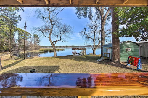 Foto 4 - Lakefront Daingerfield Retreat w/ Shared Dock