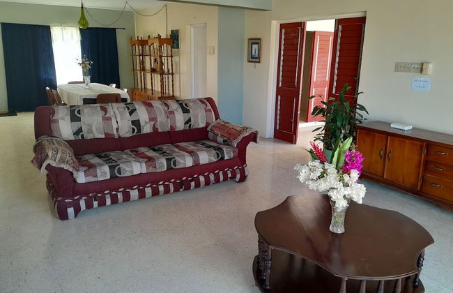 Villa Chinnor - Photo 25