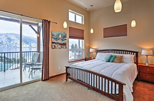 Foto 7 - Breezy Lake Chelan Condo w/ Pool & Hot Tub Access