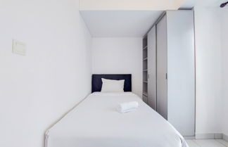 Photo 3 - Best Modern 2Br At Casa De Parco Apartment