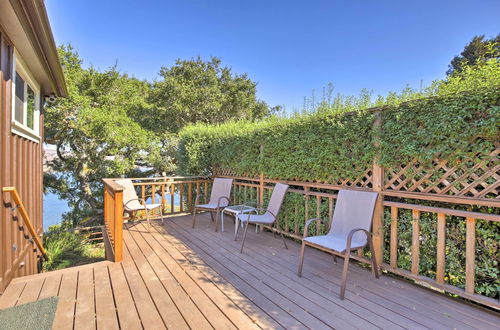 Foto 13 - Hillside Home w/ Deck & Views of Tomales Bay