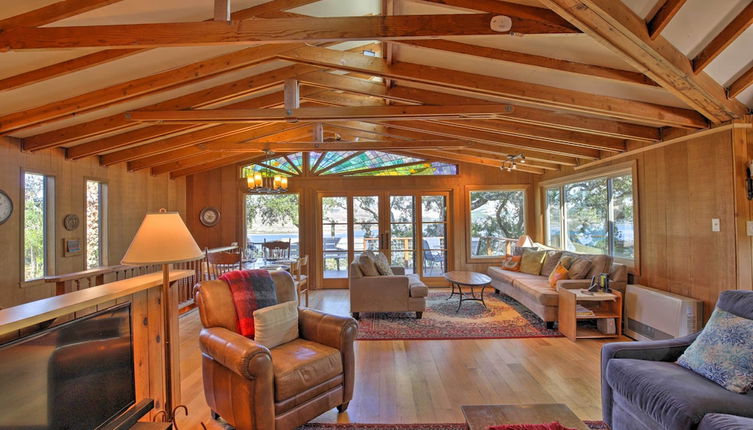 Foto 1 - Hillside Home w/ Deck & Views of Tomales Bay