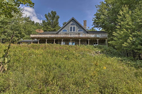 Foto 6 - Elegant & Quiet Maine Escape w/ Sauna & Deck