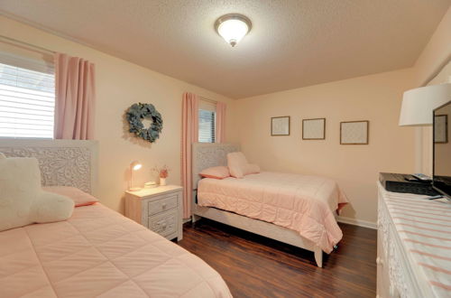 Photo 18 - N Topsail Beach Oceanfront Condo w/ Pool