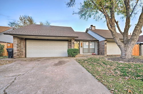 Photo 13 - Home w/ Screened Porch ~ 10 Miles to Dtwn Okc