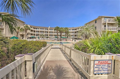 Foto 7 - Beachfront Resort Condo w/ Ocean-view Balcony