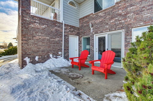 Foto 12 - Inviting Great Falls Home w/ Wraparound Deck