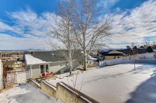 Foto 7 - Inviting Great Falls Home w/ Wraparound Deck