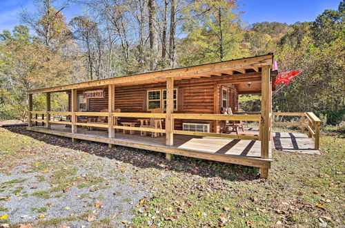 Photo 4 - Pet-friendly Semper Fi Cabin w/ Fire Pit