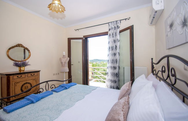 Green Lagoon - Photo 1