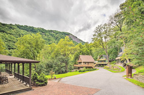 Foto 41 - Pet-friendly Lake Lure Retreat w/ Deck & Gas Grill