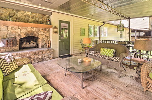 Foto 1 - Pet-friendly Lake Lure Retreat w/ Deck & Gas Grill