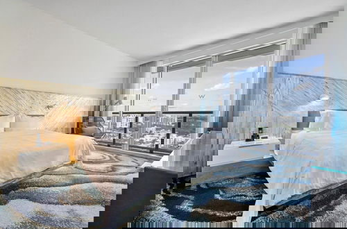 Foto 4 - W Residences 2 Bedroom Suite 2 Condo by RedAwning