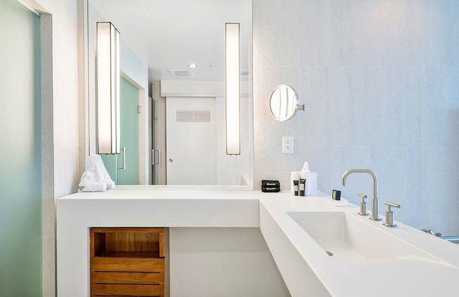 W Residences 2 Bedroom Suite 2 Condo by RedAwning - Foto 21