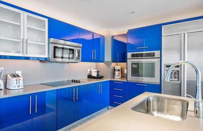 W Residences 2 Bedroom Suite 2 Condo by RedAwning - Foto 9