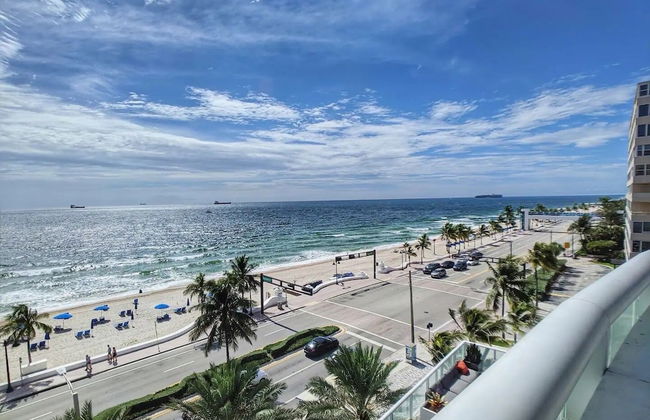 W Residences 2 Bedroom Suite 2 Condo by RedAwning - Foto 35