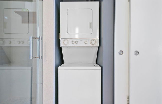 W Residences 2 Bedroom Suite 2 Condo by RedAwning - Foto 17