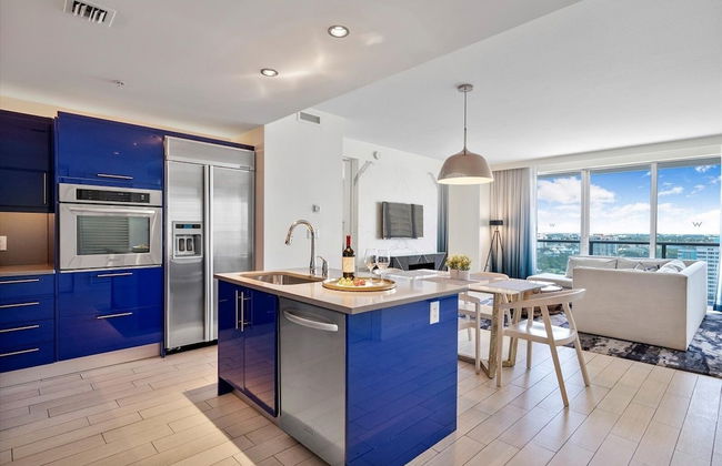 W Residences 2 Bedroom Suite 2 Condo by RedAwning - Foto 8