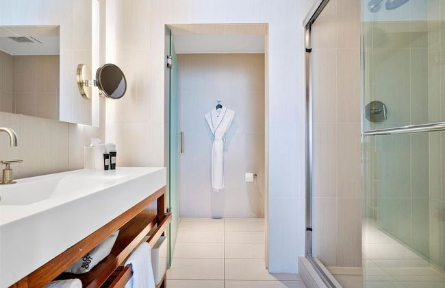 W Residences 2 Bedroom Suite 2 Condo by RedAwning - Foto 18
