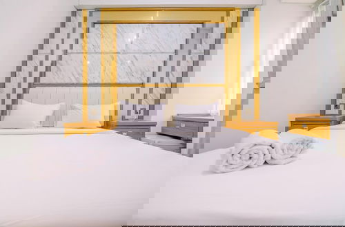Foto 4 - Cozy And Homey Studio Room Transpark Cibubur Apartment