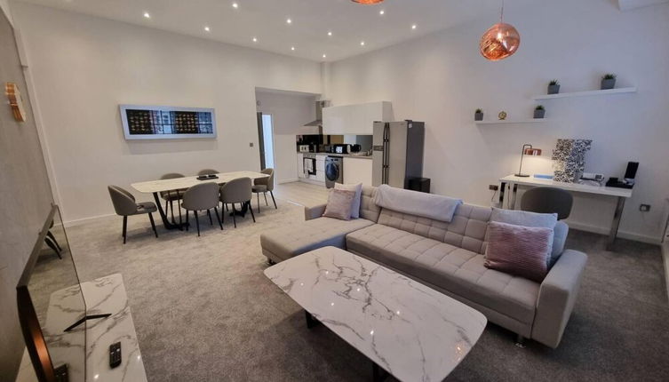 Photo 1 - Stunning 1 Bed Apt Minutes From Bham City Centre