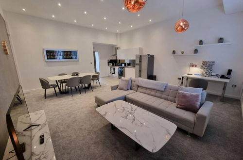 Photo 1 - Stunning 1 Bed Apt Minutes From Bham City Centre