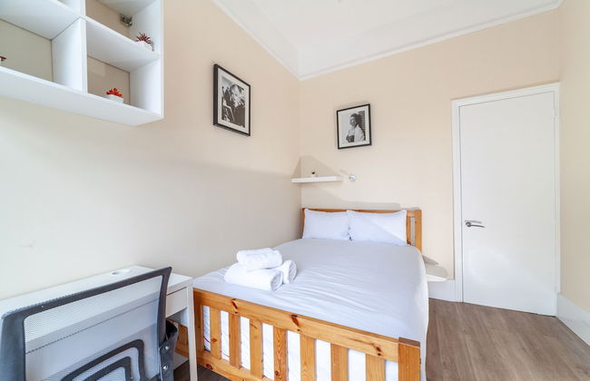 Spacious 3-bed flat by popular Waterloo - Foto 5