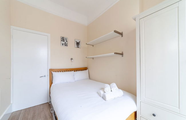 Spacious 3-bed flat by popular Waterloo - Foto 6