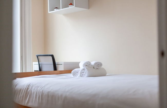 Spacious 3-bed flat by popular Waterloo - Foto 2
