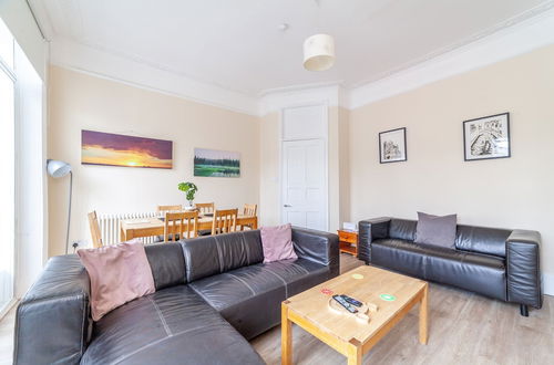 Photo 26 - Spacious 3-bed flat by popular Waterloo