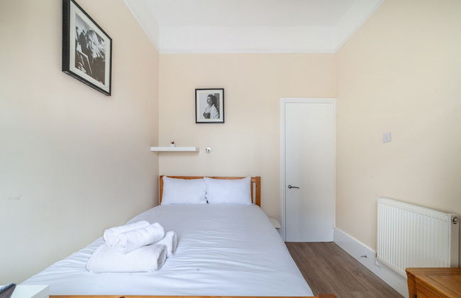 Spacious 3-bed flat by popular Waterloo - Foto 3