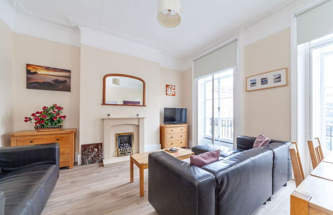 Spacious 3-bed flat by popular Waterloo - Foto 22