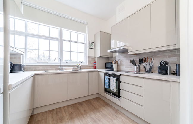 Spacious 3-bed flat by popular Waterloo - Foto 19