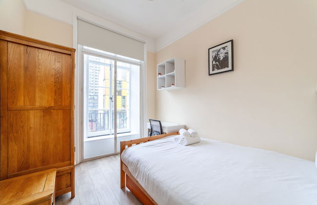 Spacious 3-bed flat by popular Waterloo - Foto 11