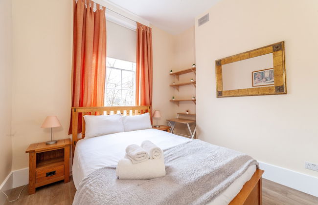 Spacious 3-bed flat by popular Waterloo - Foto 15