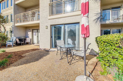 Photo 2 - Hilton Head Island Studio w/ Patio: Walk to Beach