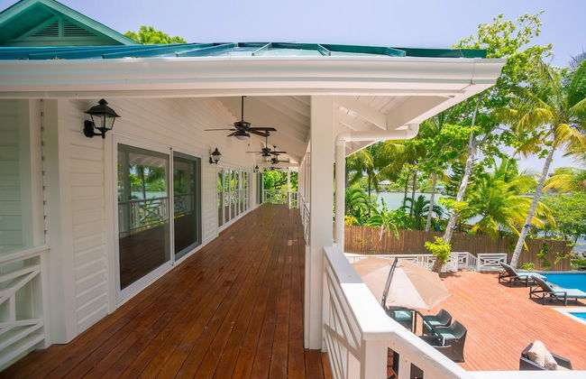 Serenity Beach House - Photo 29