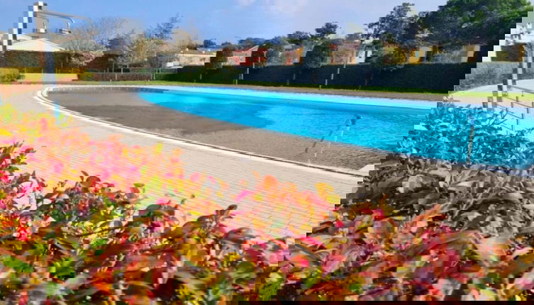 Foto 1 - Well Equipped Apartment With Pool - Beahost