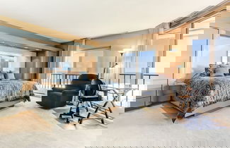 Foto 2 - Spacious Oceanfront Penthouse Villa by RedAwning