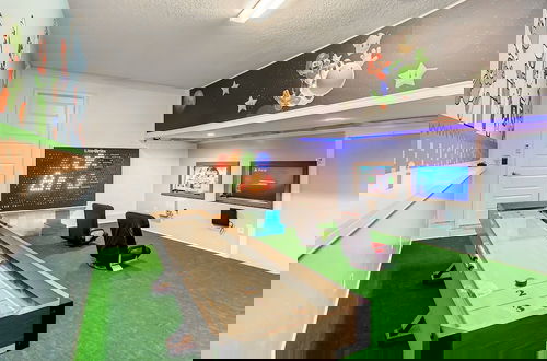 Foto 51 - Retro Game Room Private Pool Home By Disney 7 Bedroom Home by RedAwning