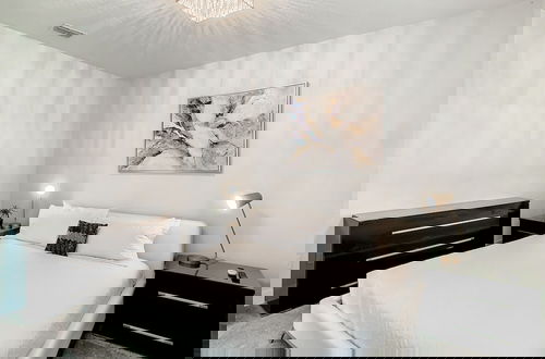 Foto 12 - Retro Game Room Private Pool Home By Disney 7 Bedroom Home by RedAwning
