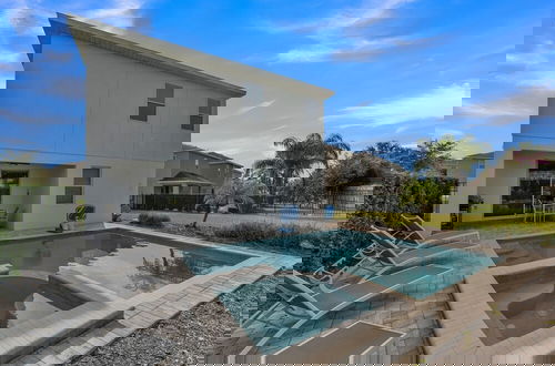 Foto 49 - Retro Game Room Private Pool Home By Disney 7 Bedroom Home by RedAwning