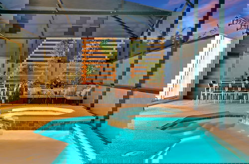 Foto 76 - New! Luxury 12br Disney Home Pool/spa/cinema/games