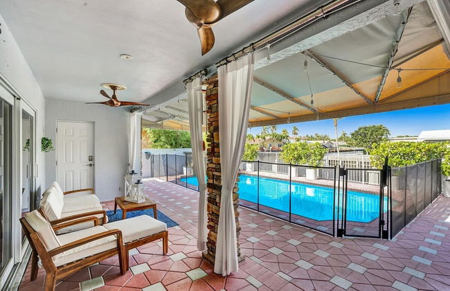 Luxe 4BR Waterfront w Htd Pool 5min to Beach - Foto 27