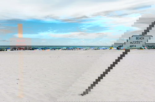 Photo 35 - 1st Floor, Walkable to Dining, Shopping, Beach - Sleeps 6